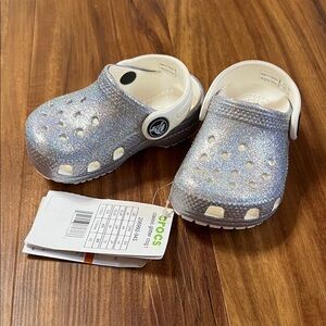 CROCS Classic Glitter Clog, size 4